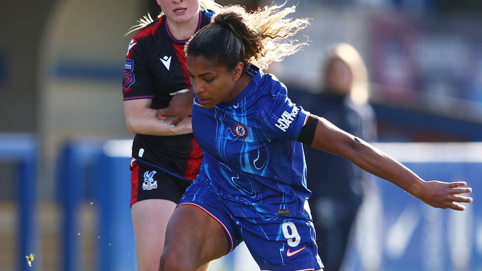 是直塞吊球 是直塞吊球