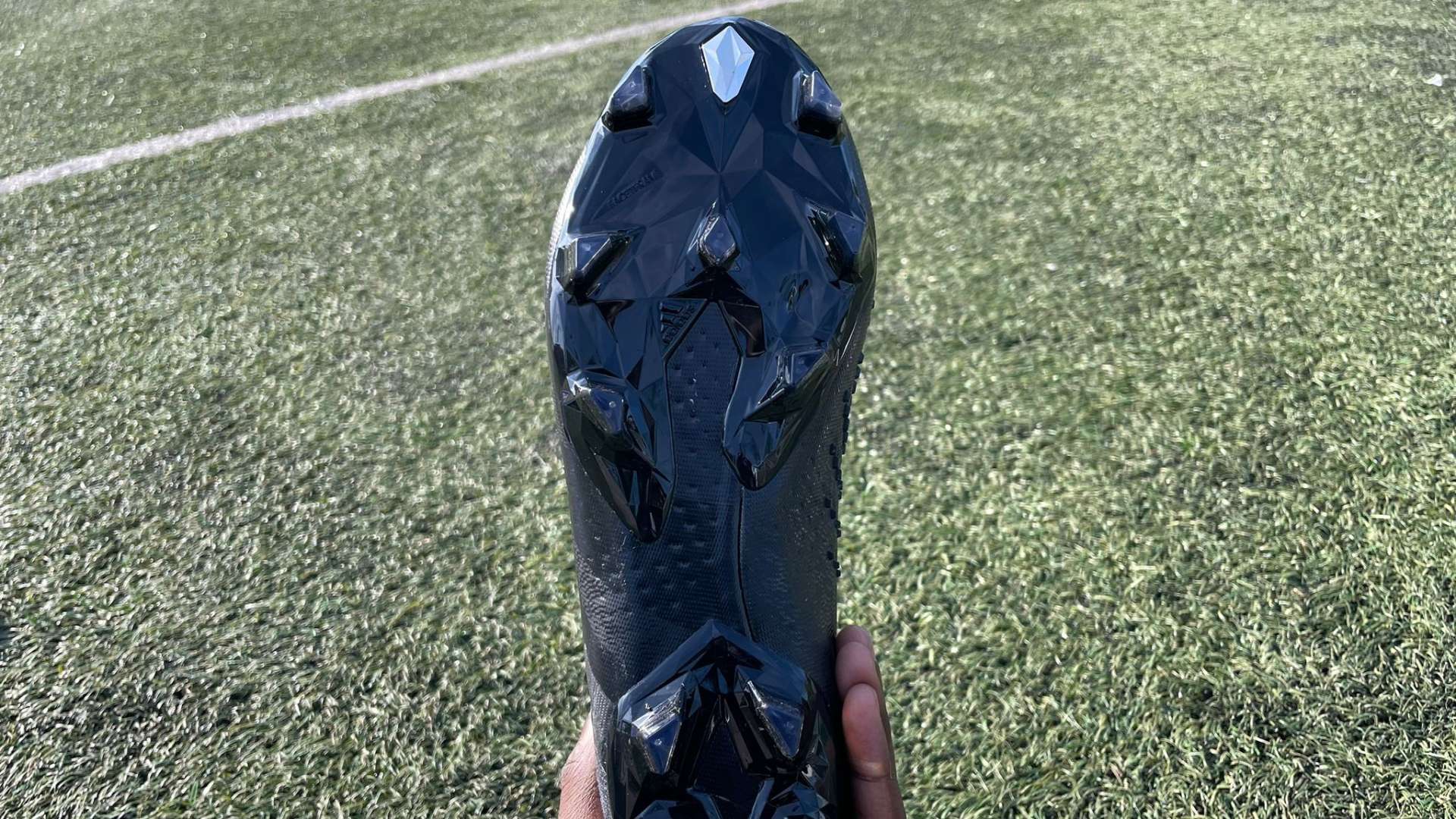 国足客战新加坡需警惕昏哨难题 埃万斯裁判常错判显忧虑