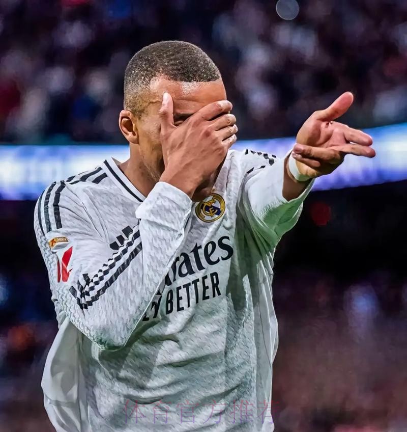 官方:姆巴佩获欧洲金靴 约克雷斯萨拉赫分列二三 官方:姆巴佩获欧洲金靴 约克雷斯萨拉赫分列二三